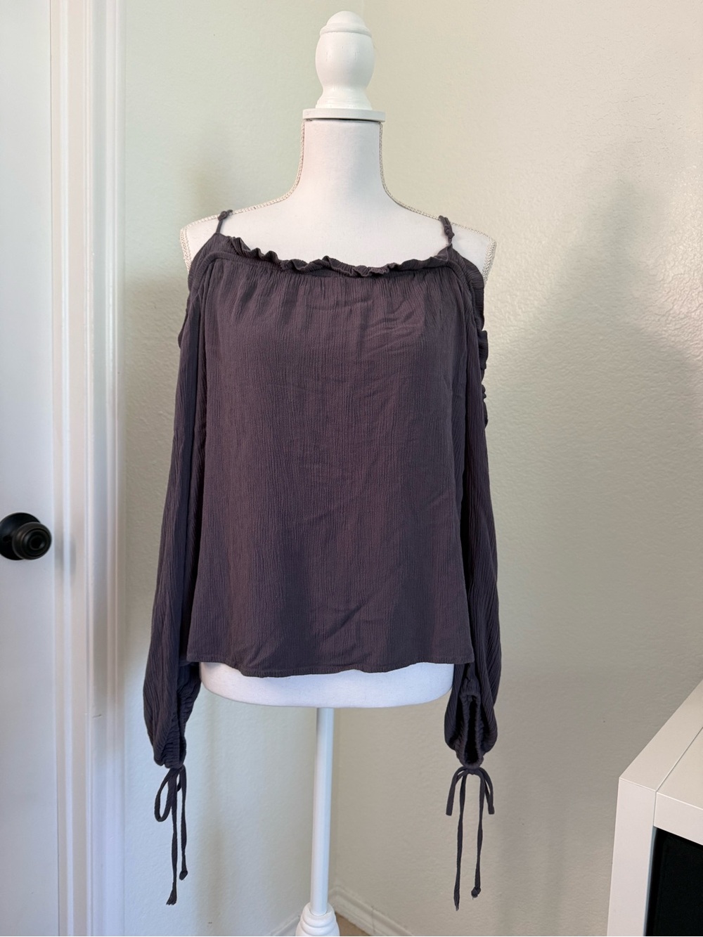 Daytrip Off-Shoulder Long Sleeve Blouse in Charcoal XL